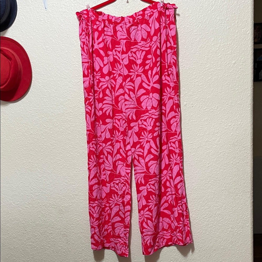 Shade And Shore Women's Red And Pink Hibiscus Print Swim Coverups. NWT. Xx